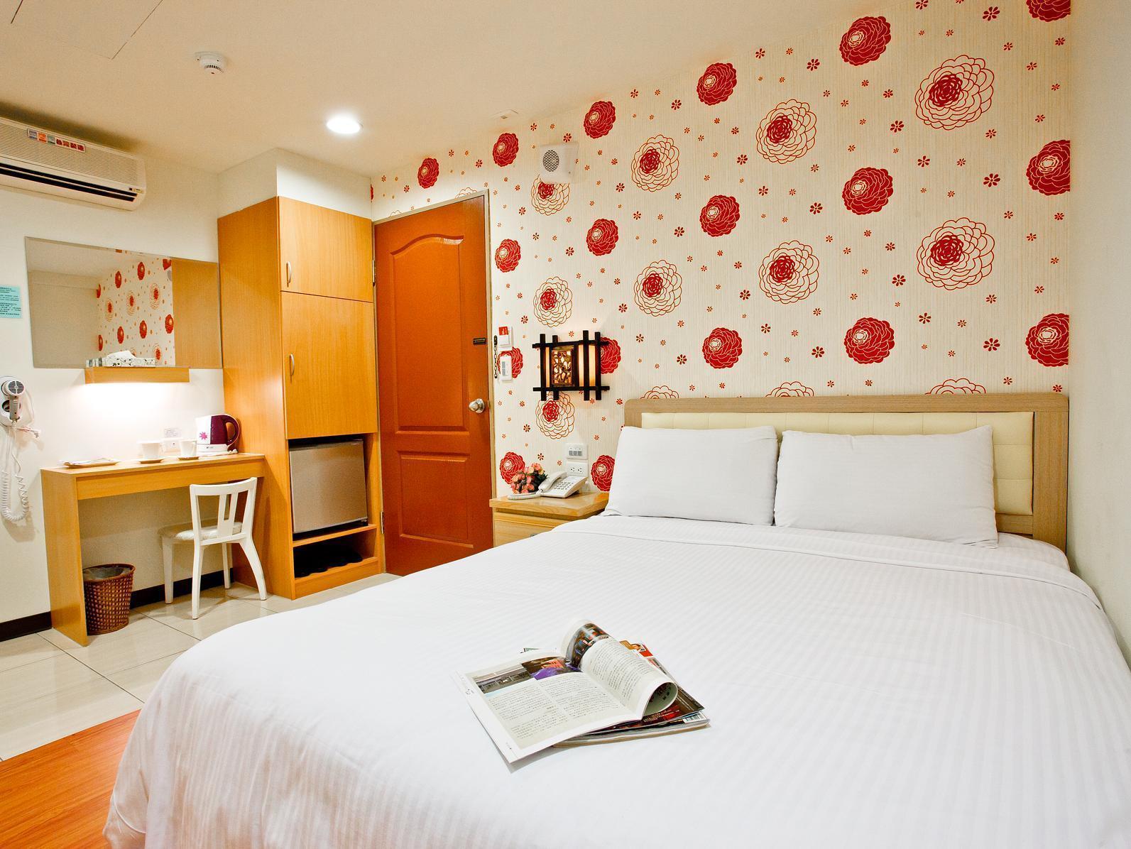 Green Park Commercial Hotel Тайнань Экстерьер фото