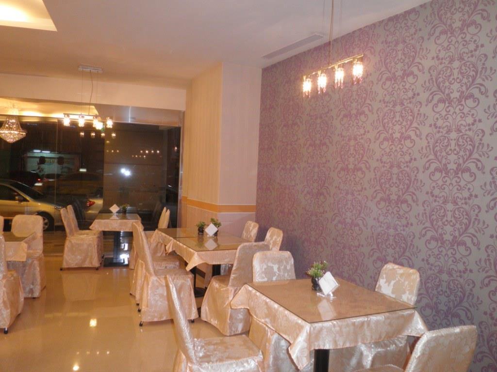 Green Park Commercial Hotel Тайнань Экстерьер фото